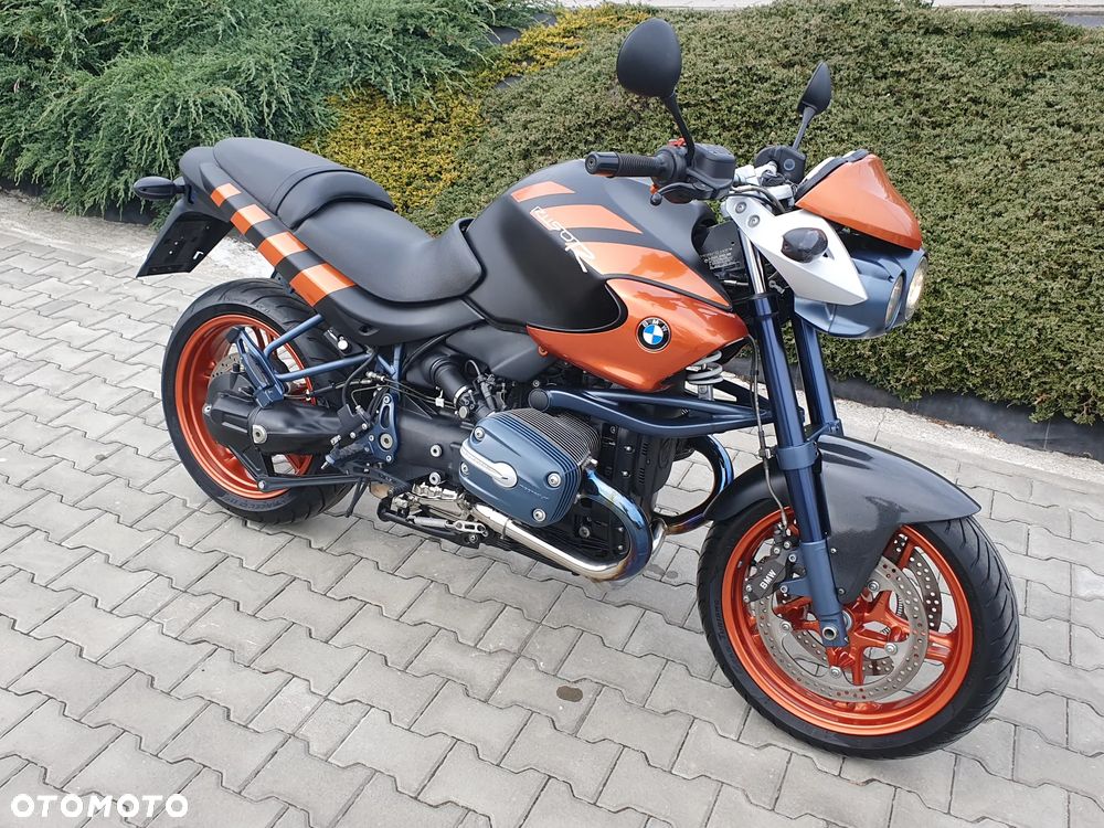 BMW R - 1
