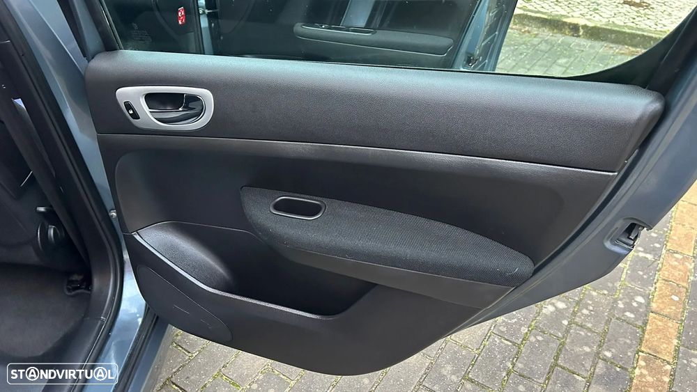 Peugeot 307 1.6 HDi Premium - 19