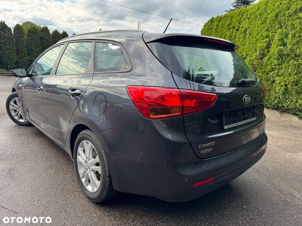 Kia Ceed 1.6 CRDi 128 ISG Fifa World Cup Edition - 25