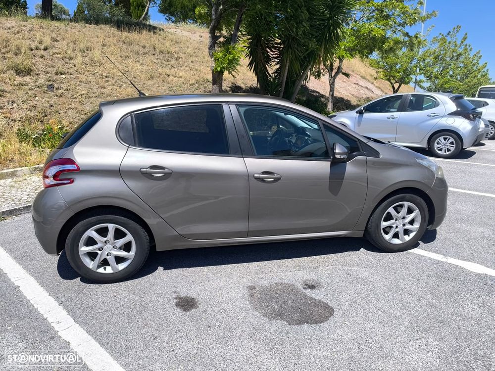 Peugeot 208 1.2 VTi Active - 4