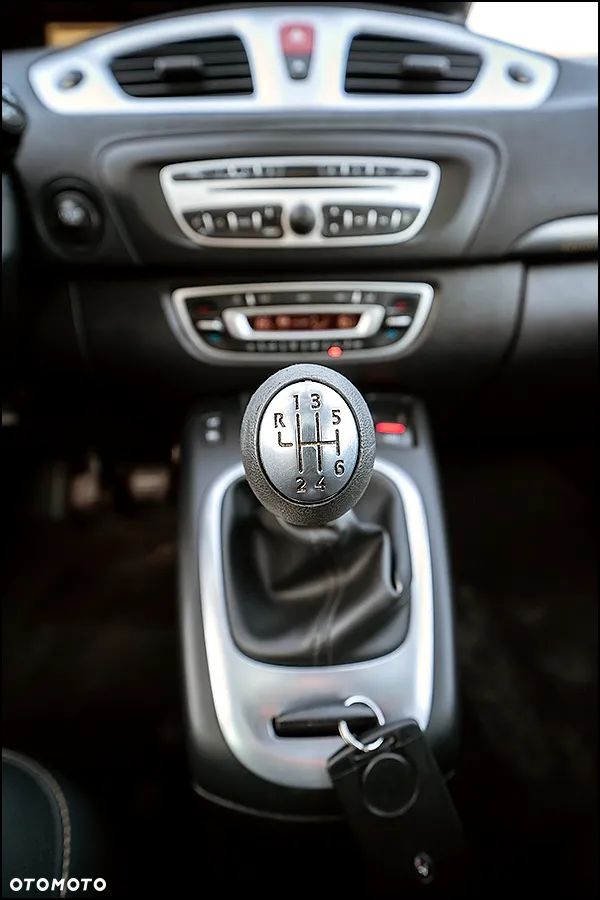 Renault Grand Scenic - 24