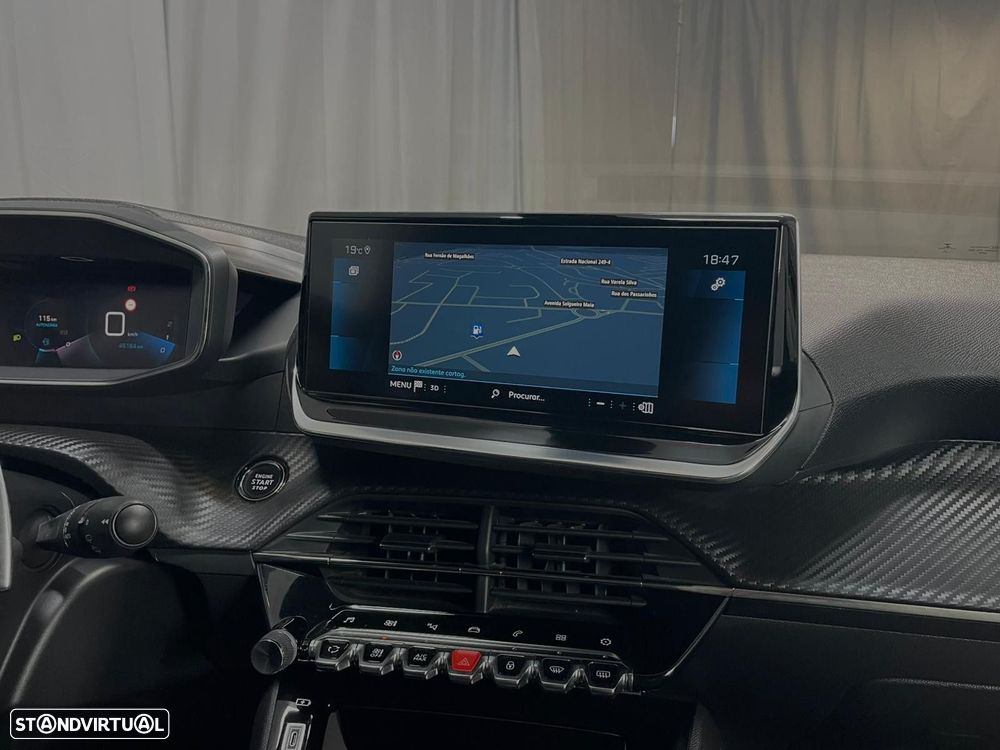 Peugeot 2008 1.2 PureTech Allure EAT8 - 18