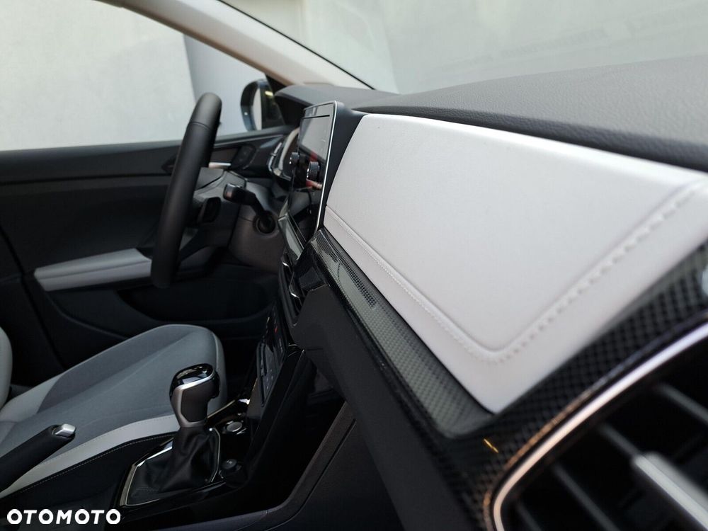 Volkswagen T-Cross - 24