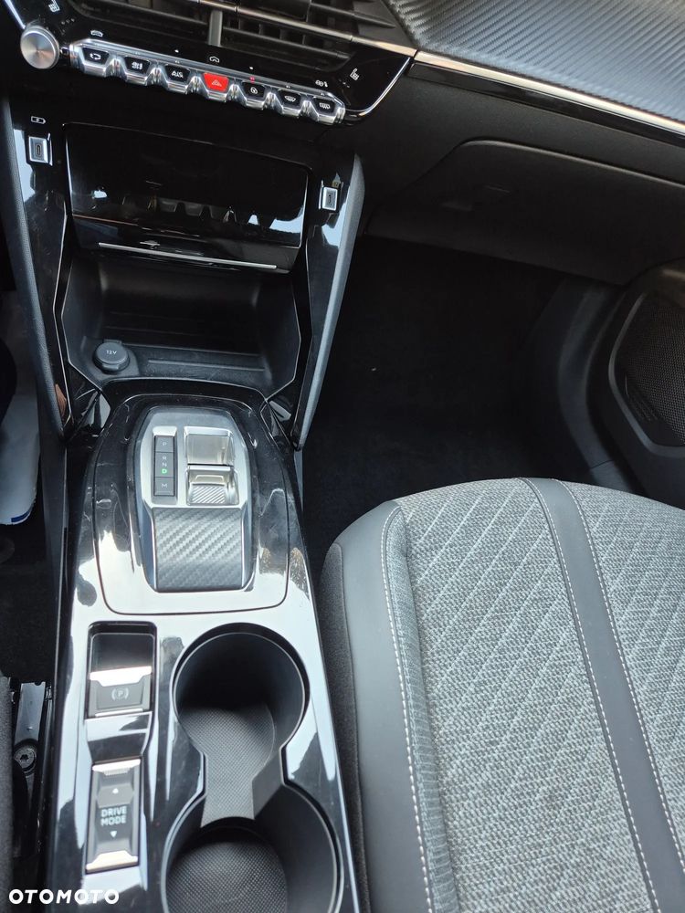 Peugeot 2008 Hybrid 136 e-DSC Allure - 11