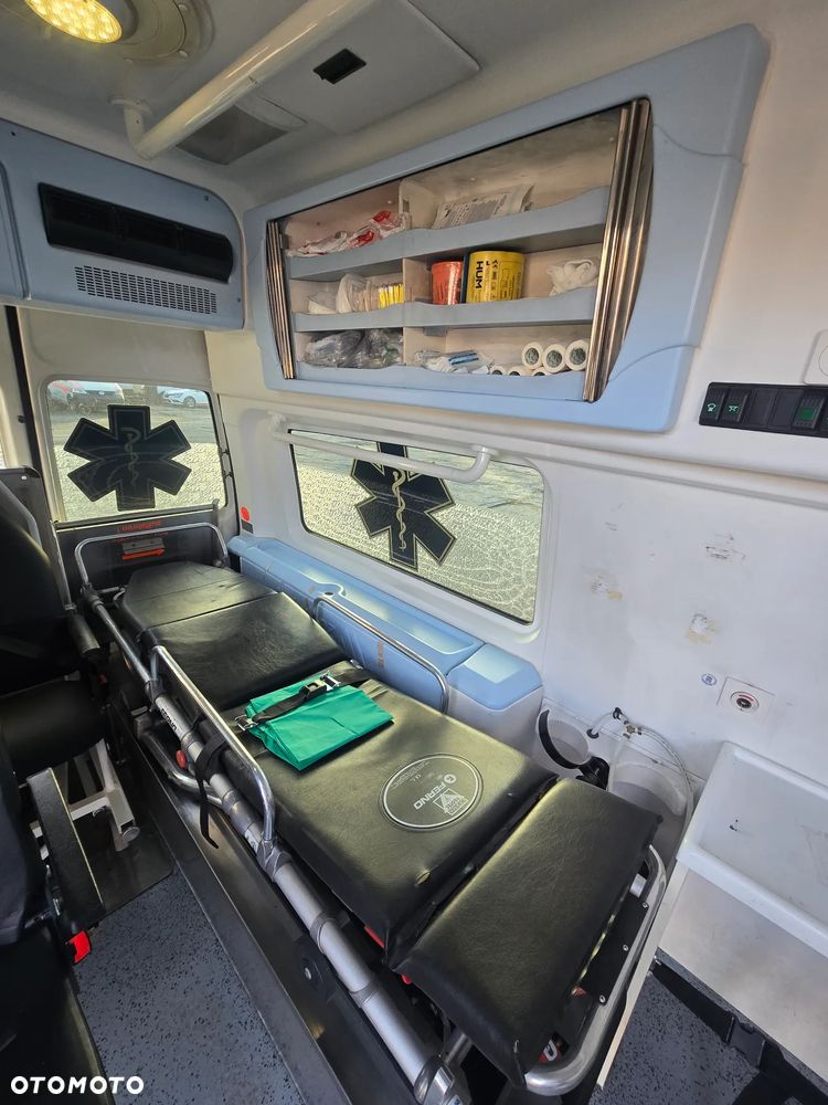 Volkswagen Transporter 2.0 TDi Karetka Ambulans Ferno - 6