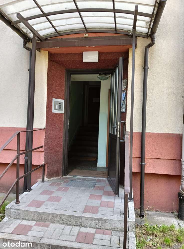 Wygodne wysokie mieszkanie blisko Manufaktury z dobrą komunikacją