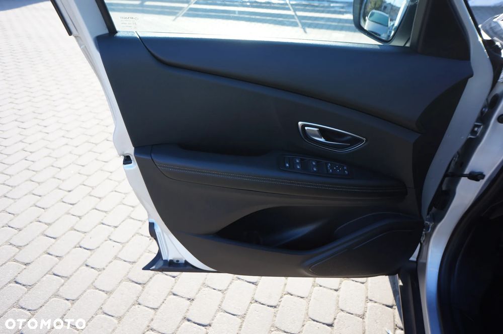 Renault Scenic ENERGY dCi 110 EXPERIENCE - 12