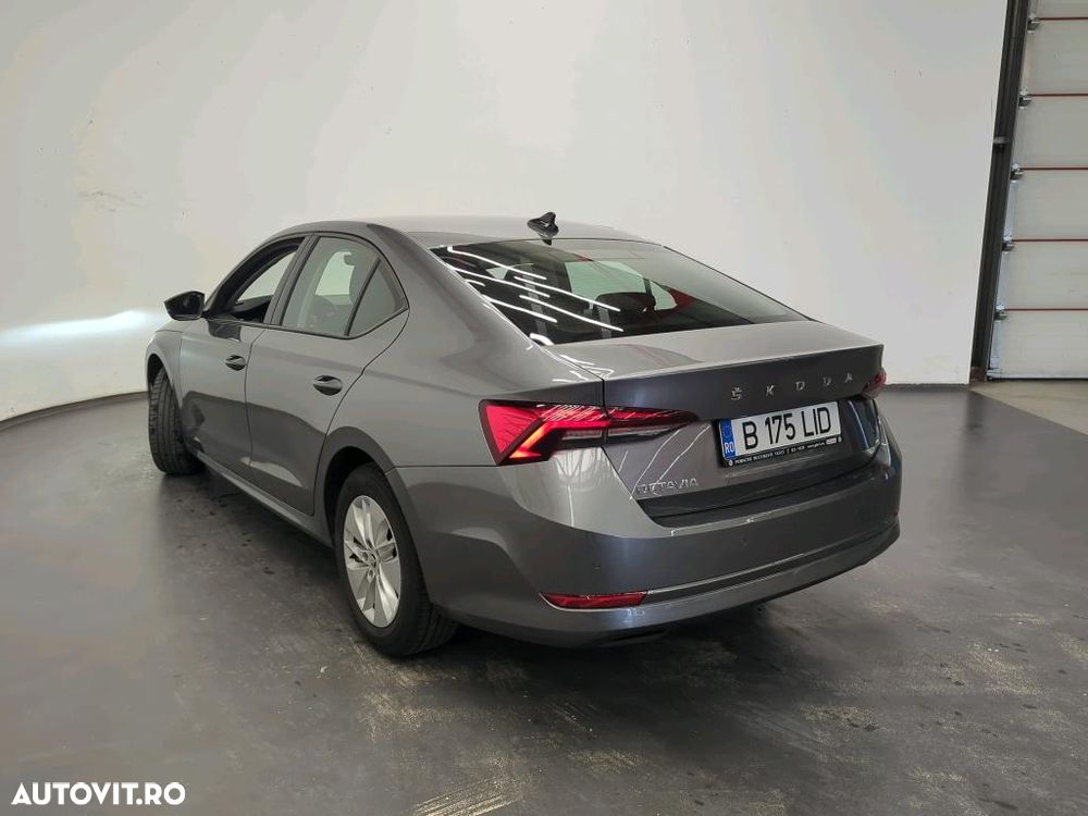 Skoda Octavia 2.0 TDI DSG Ambition - 4