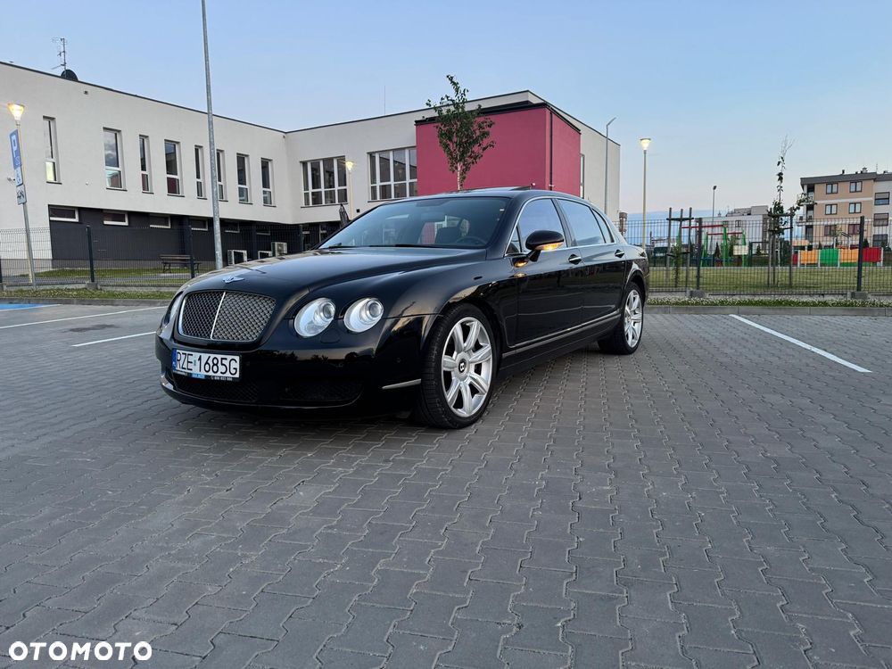 Bentley Flying Spur - 1