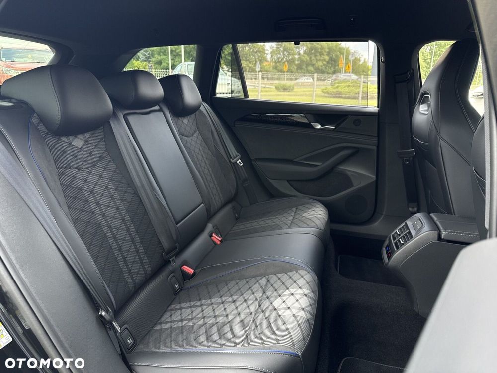 Volkswagen Passat Variant 2.0 TDI SCR 4Mot R-Line DSG - 15