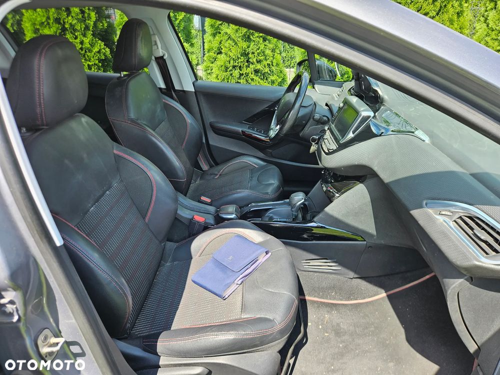 Peugeot 2008 PureTech 110 Stop&Start EAT6 GT-Line Edition - 8