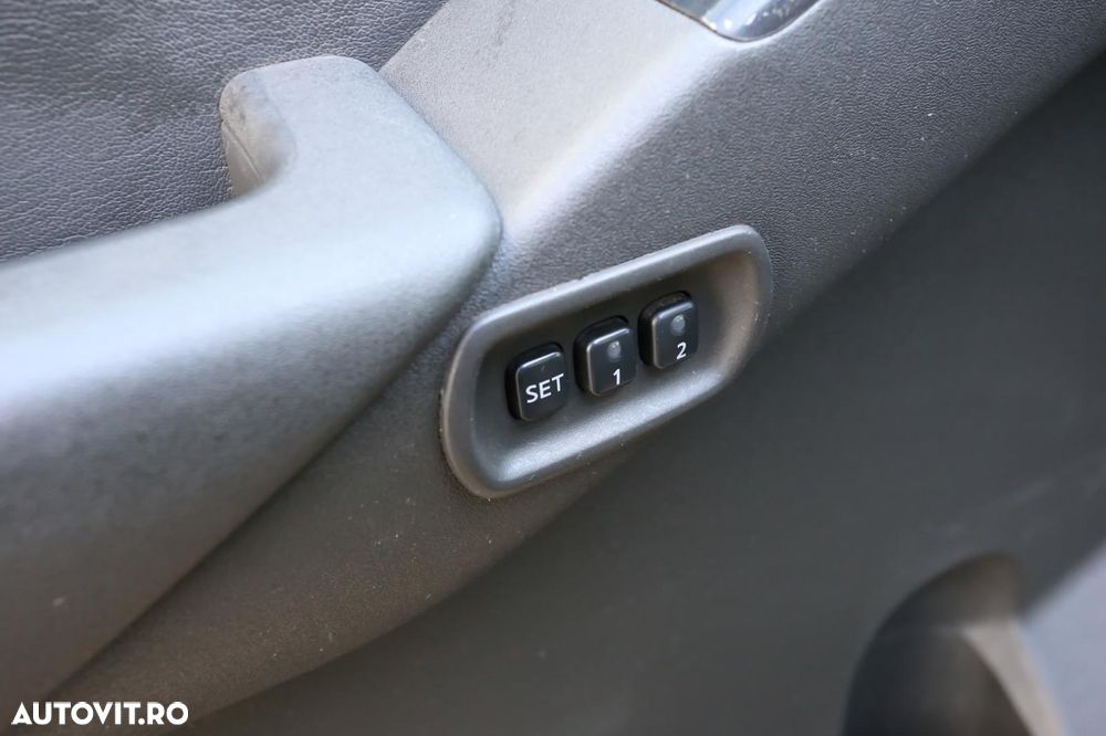 Nissan Pathfinder 2.5 dCi Premium - 24