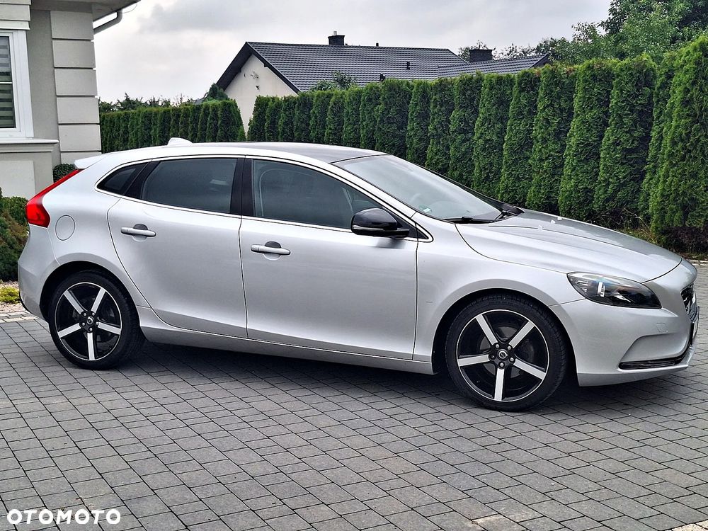 Volvo V40 D2 Momentum - 3