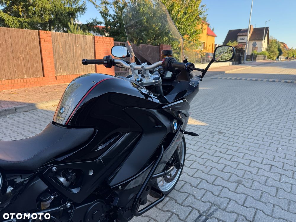 BMW F - 13