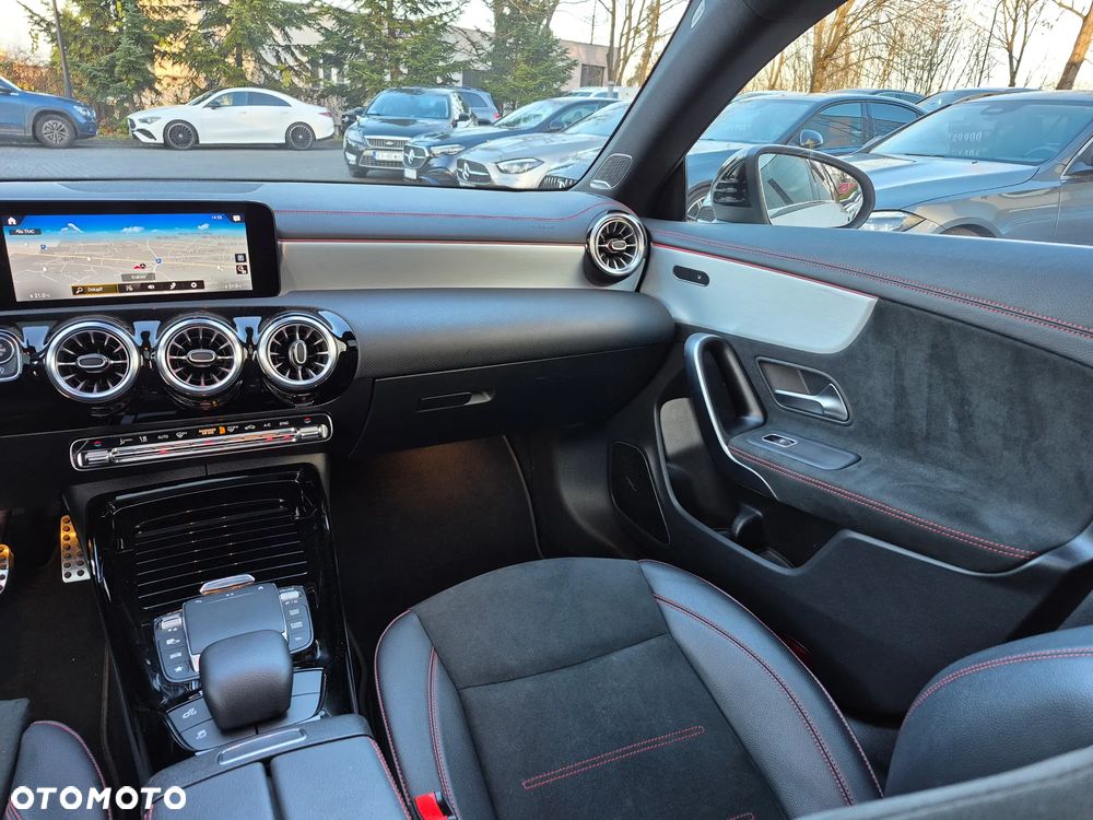 Mercedes-Benz CLA - 26