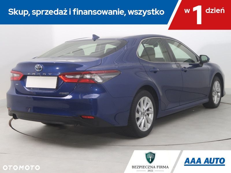 Toyota Camry - 7