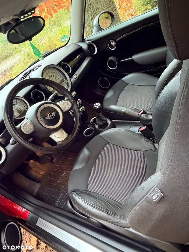 MINI Cooper Standard - 14