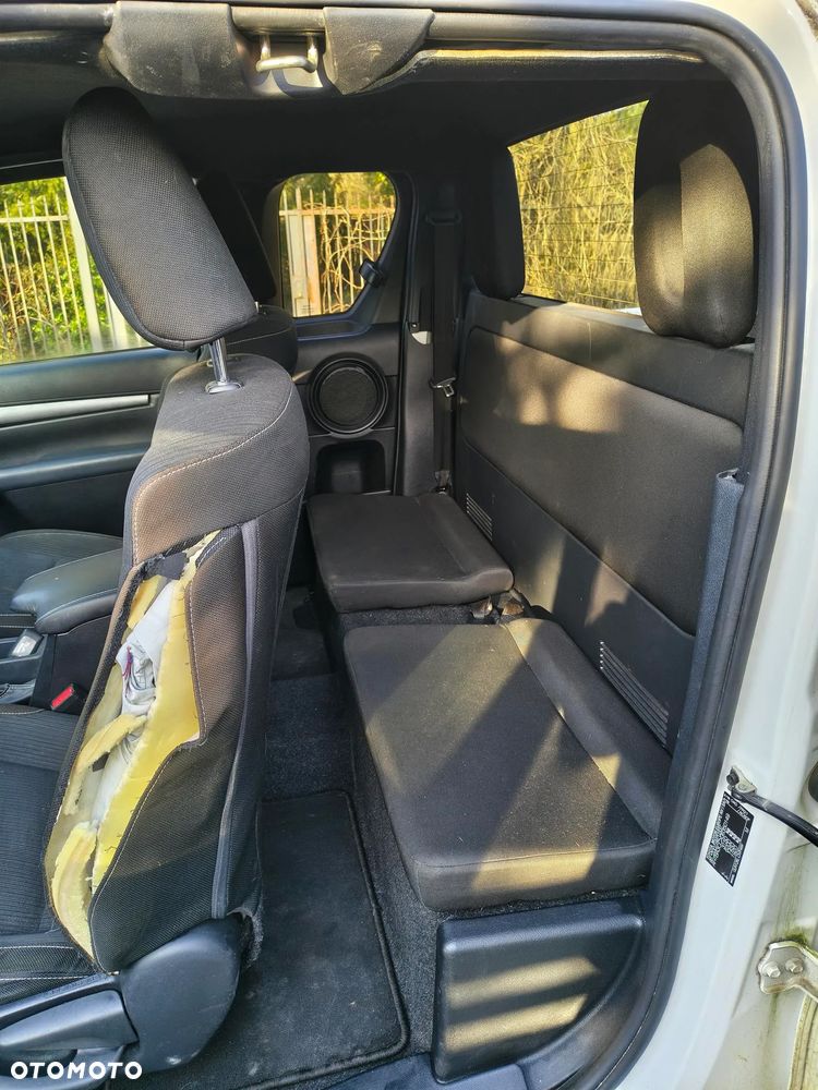 Toyota Hilux - 8