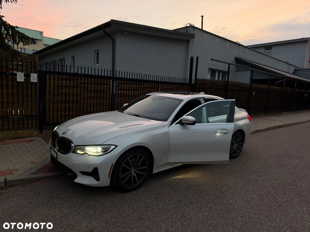 BMW Seria 3 330i - 12