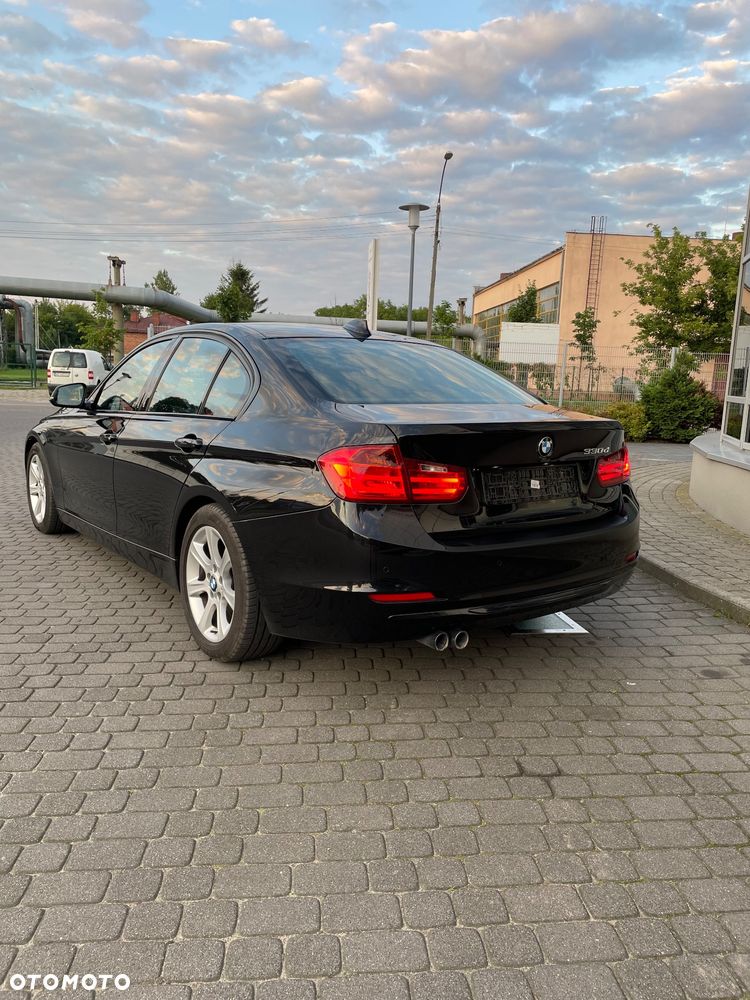 BMW Seria 3 330d Sport Line - 3