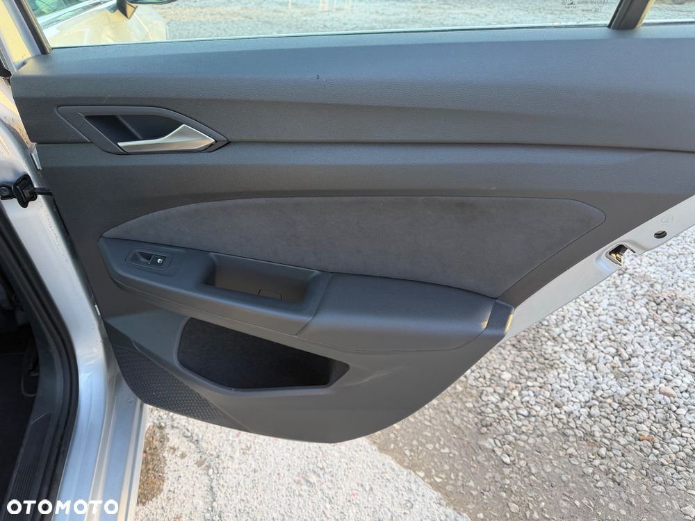 Volkswagen Golf - 27