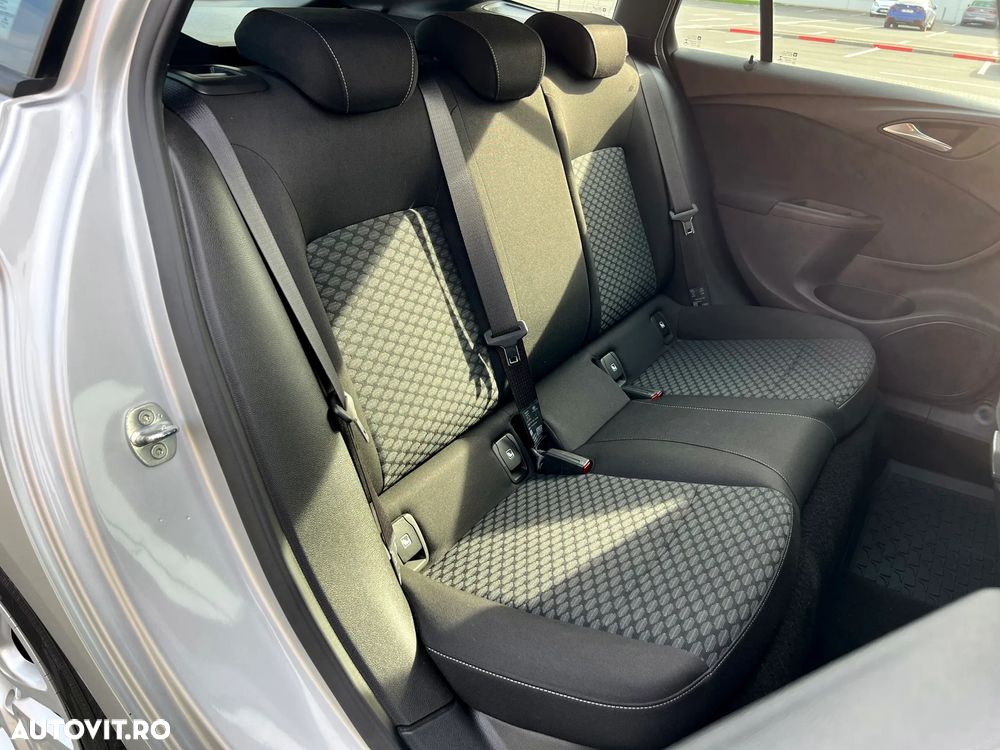 Opel Astra Sport Tourer 1.2L Turbo Start/Stop Business Edition - 12