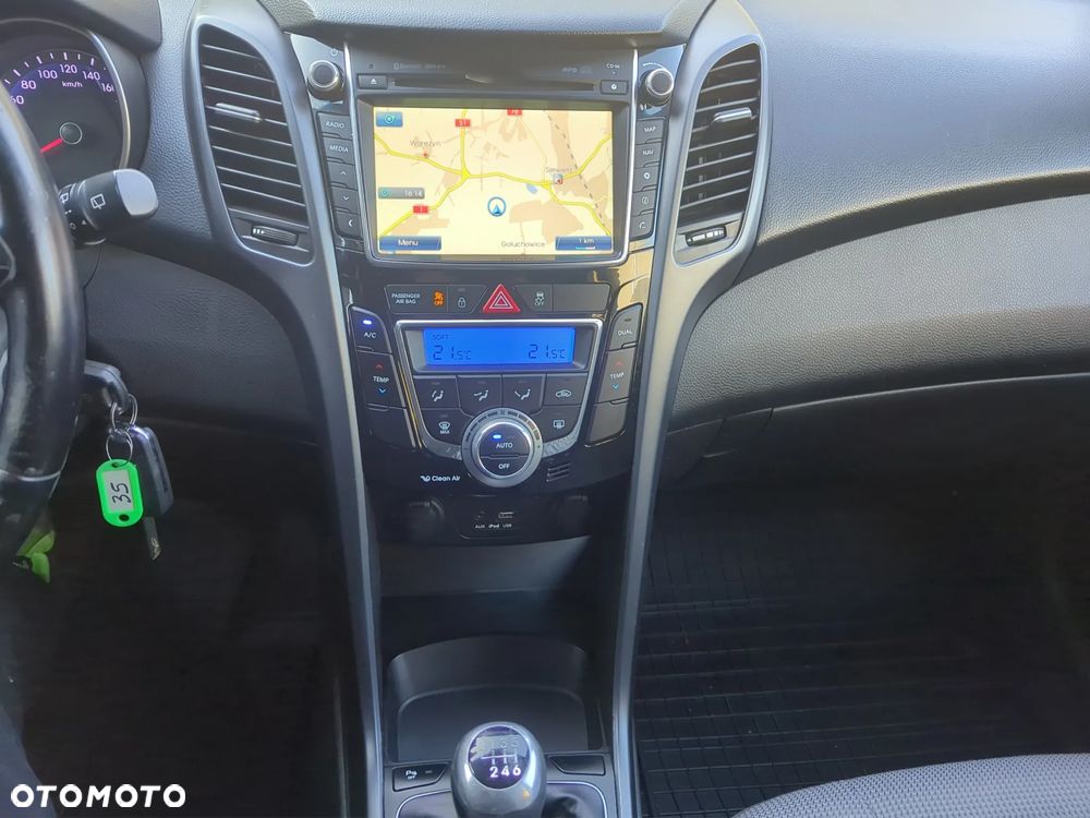 Hyundai i30 1.6 D Premiere Style - 14