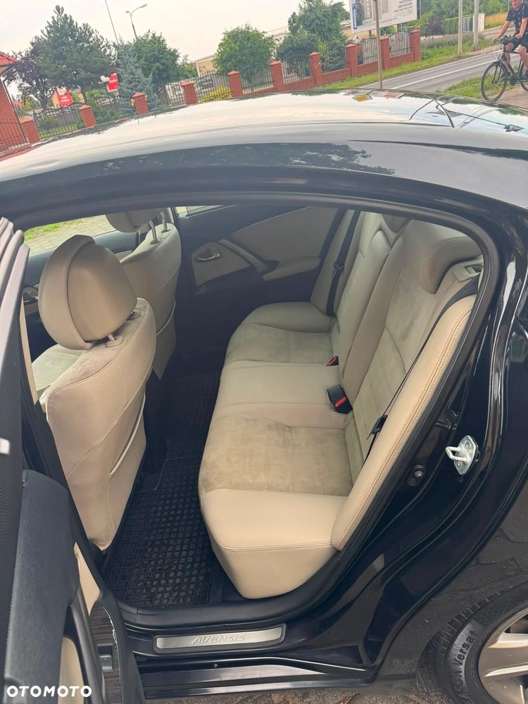 Toyota Avensis 2.0 Premium MS - 9