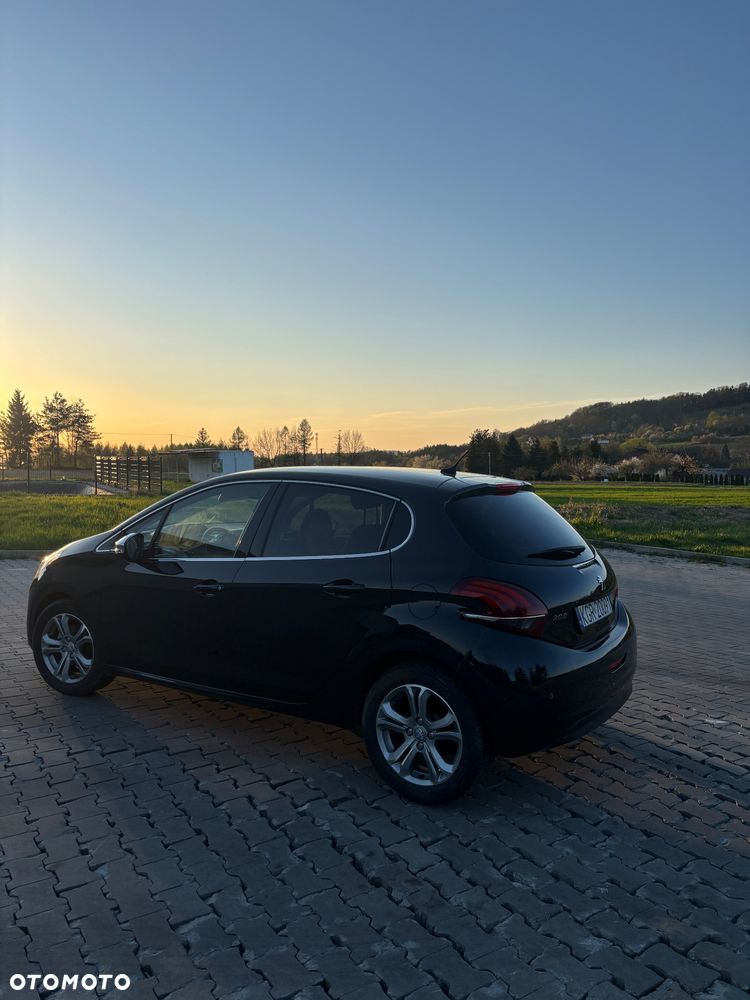 Peugeot 208 - 14