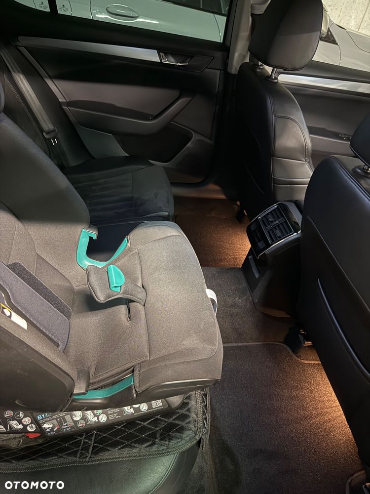 Skoda Superb 2.0 TDI Ambition DSG - 21