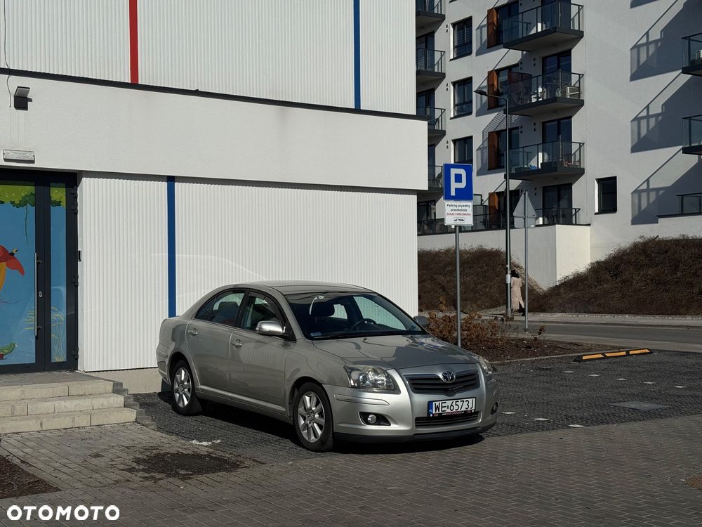Toyota Avensis 2.0 VVT-i Sol - 1