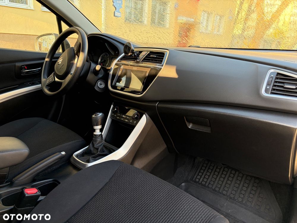 Suzuki SX4 S-Cross 1.4 SHVS Comfort Plus - 11