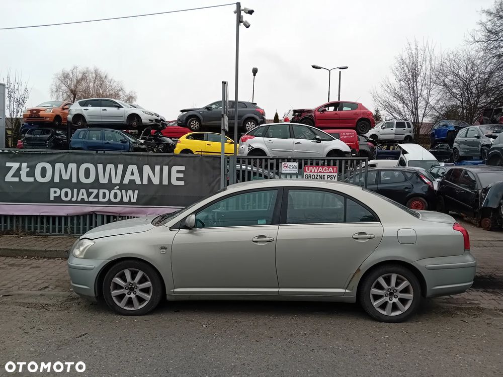 *TOYOTA AVENSIS T25* Samochód na części - 1