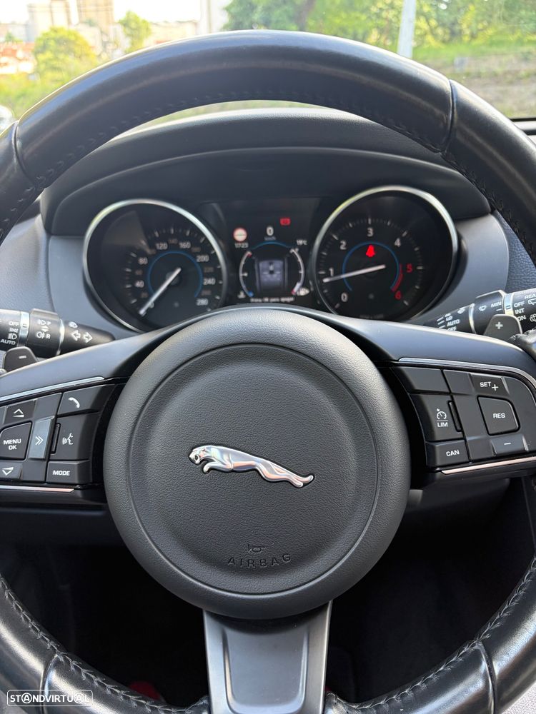 Jaguar F-Pace 2.0 i4D Prestige AWD Aut. - 17