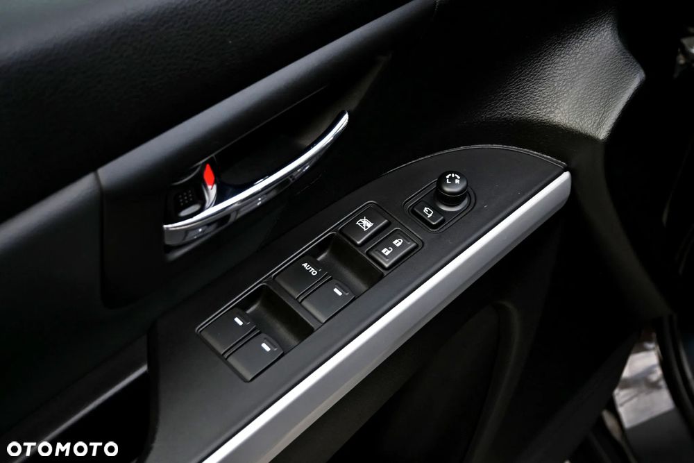 Suzuki SX4 S-Cross 1.6 DDiS Premium 4WD - 29