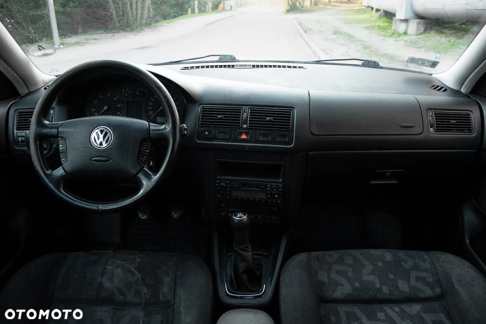 Volkswagen Golf - 11