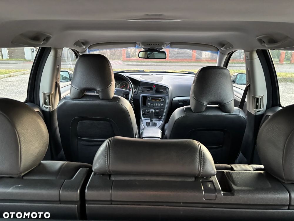 Volvo V70 2.4 Momentum - 36