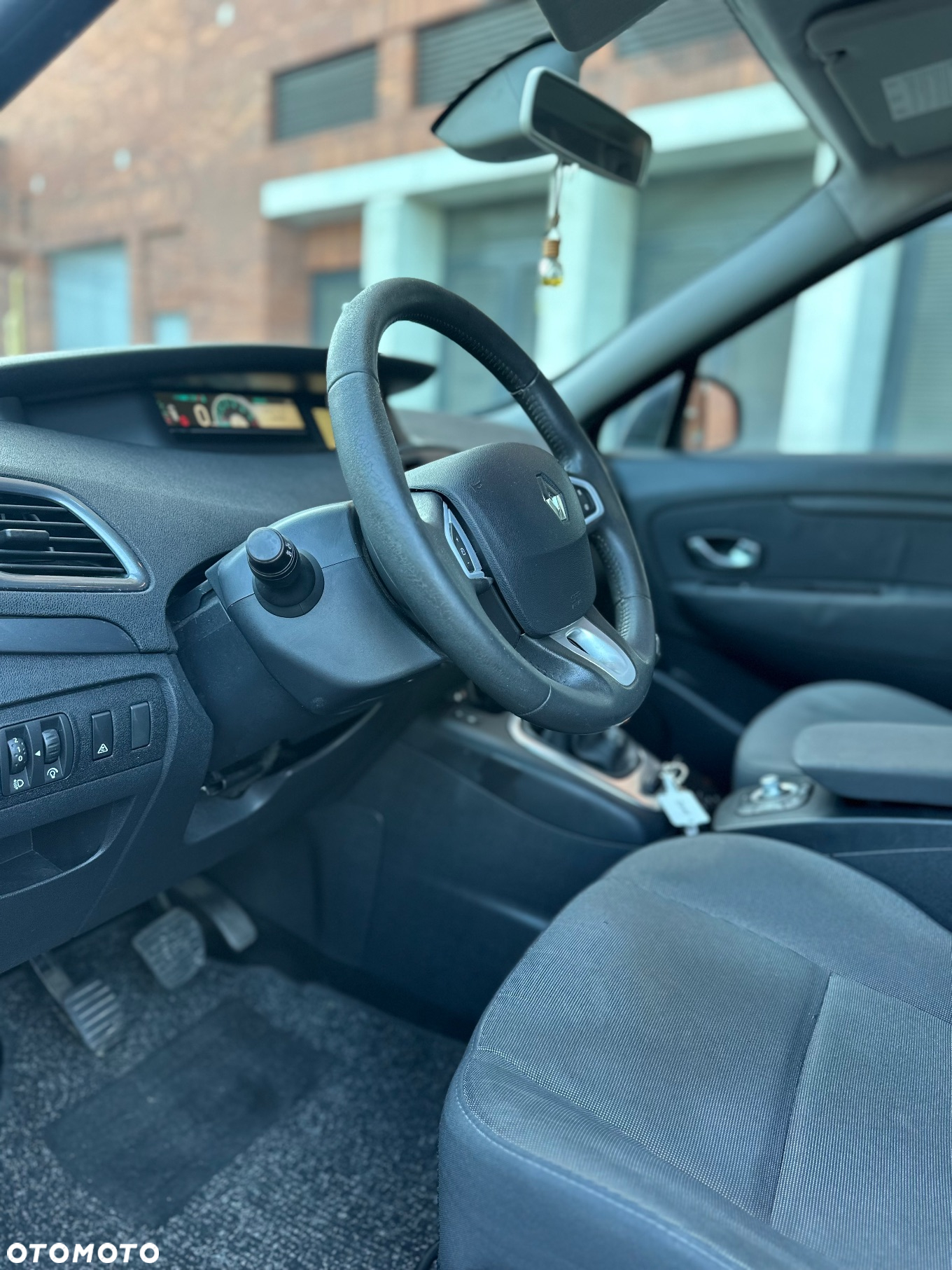 Renault Scenic 1.6 16V 110 TomTom Edition - 20