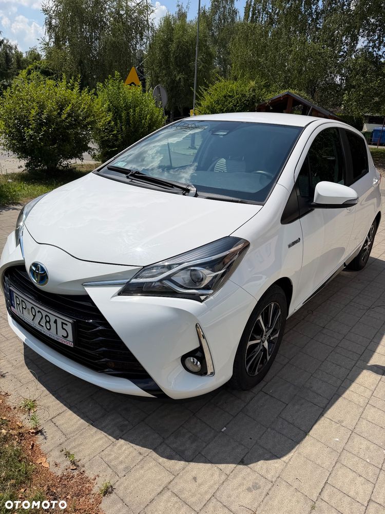 Toyota Yaris Hybrid 100 Premium - 1