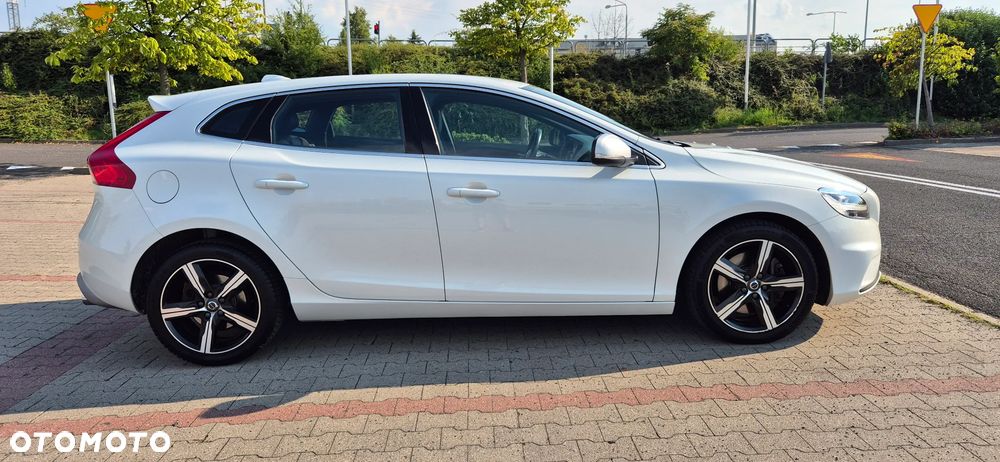Volvo V40 T3 Drive-E R-Design Momentum - 4