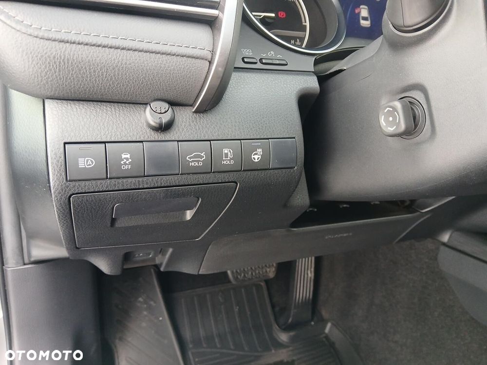 Toyota Camry 2.5 Hybrid Executive CVT - 23