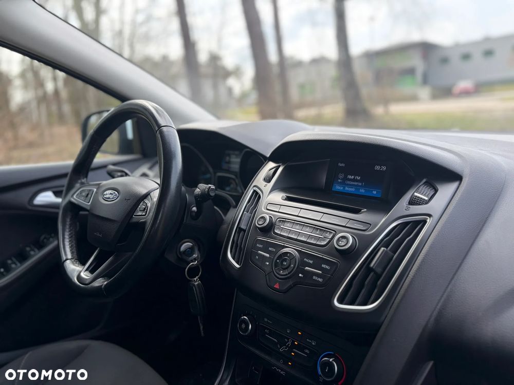 Ford Focus 1.0 EcoBoost Trend - 8
