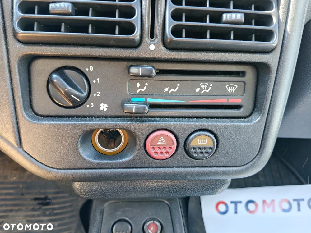 Peugeot 106 1.1 XT - 31