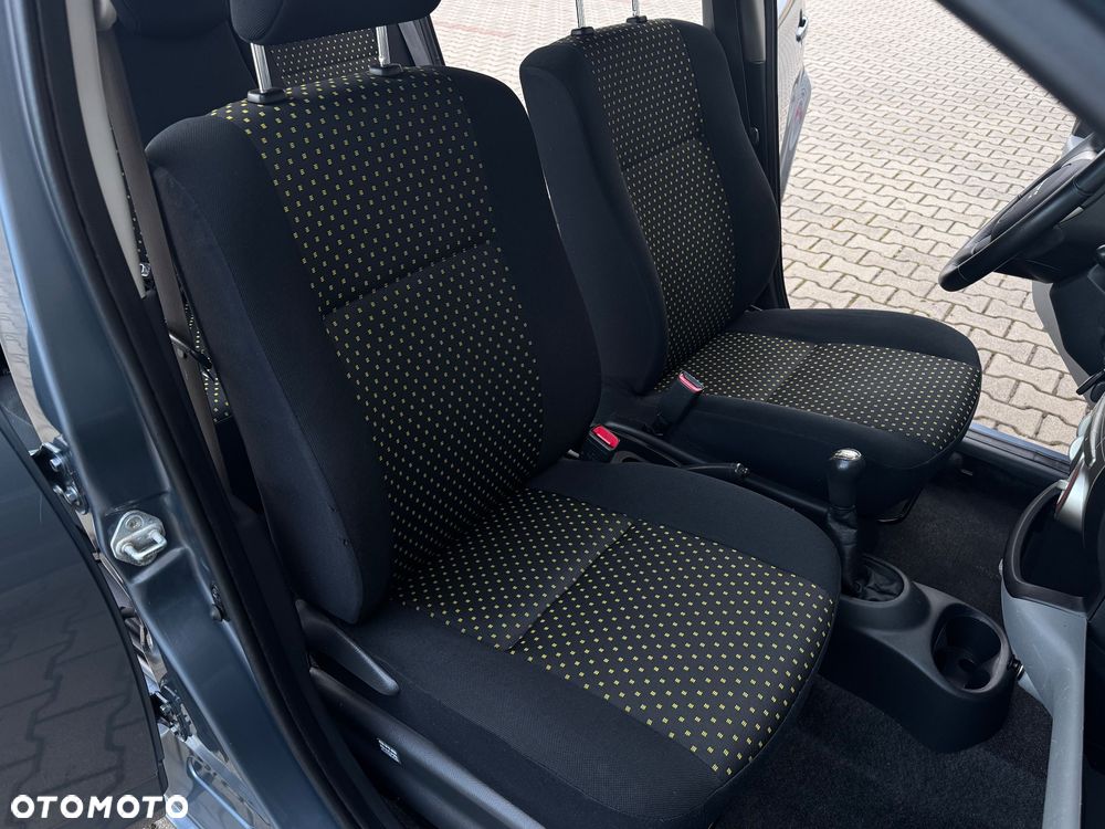 Daihatsu Sirion - 29
