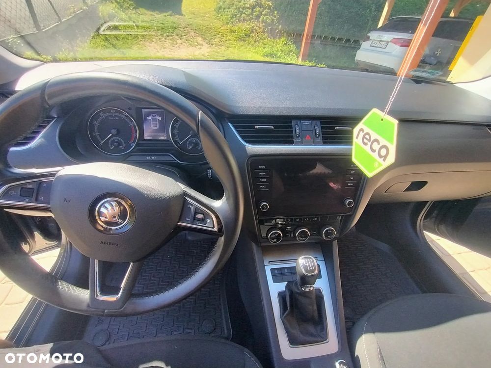 Skoda Octavia 1.5 TSI ACT Ambition - 9