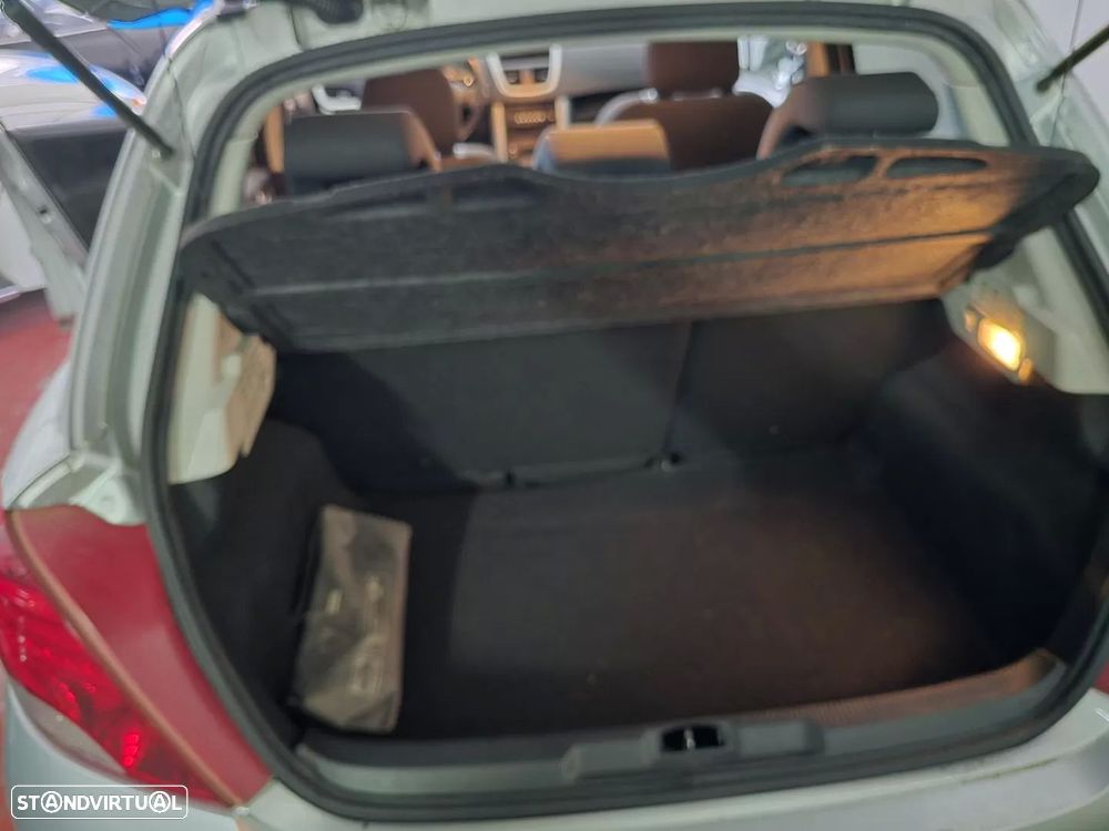 Peugeot 207 1.4 16V Active - 12