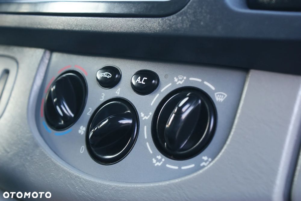 Opel Vivaro - 11