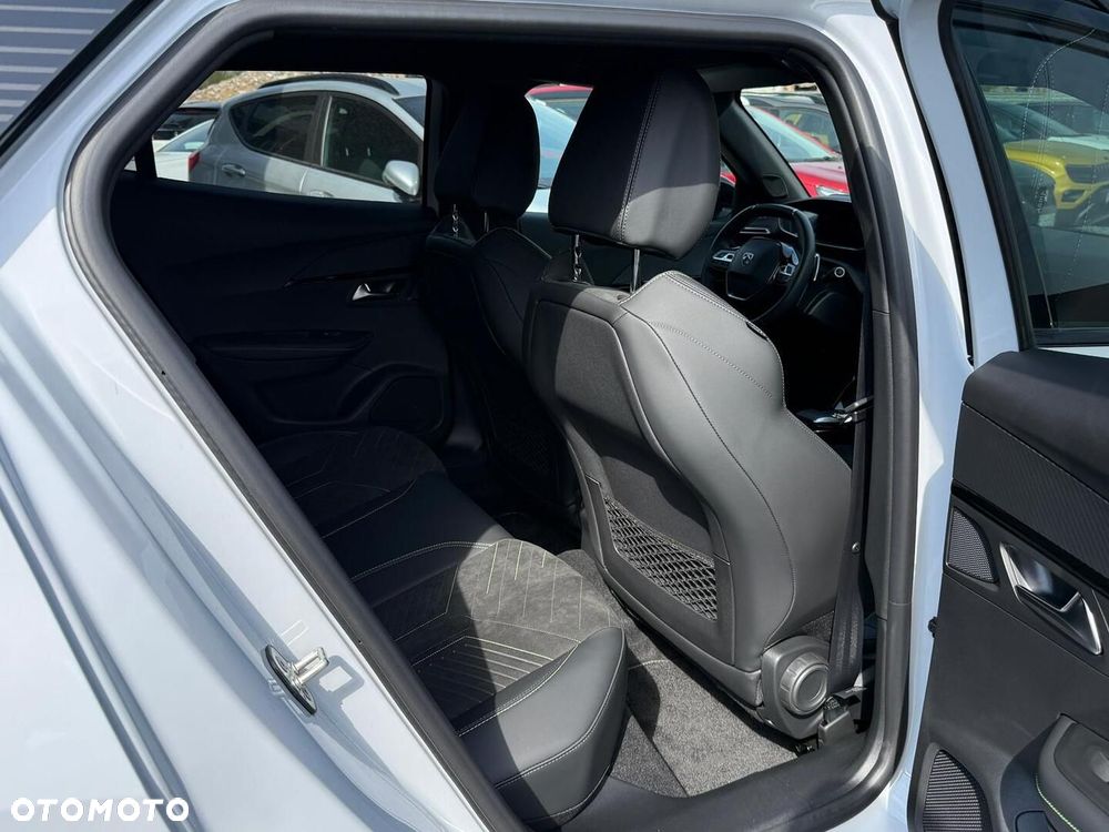 Peugeot 2008 PureTech 130 GT S&S EAT8 - 32