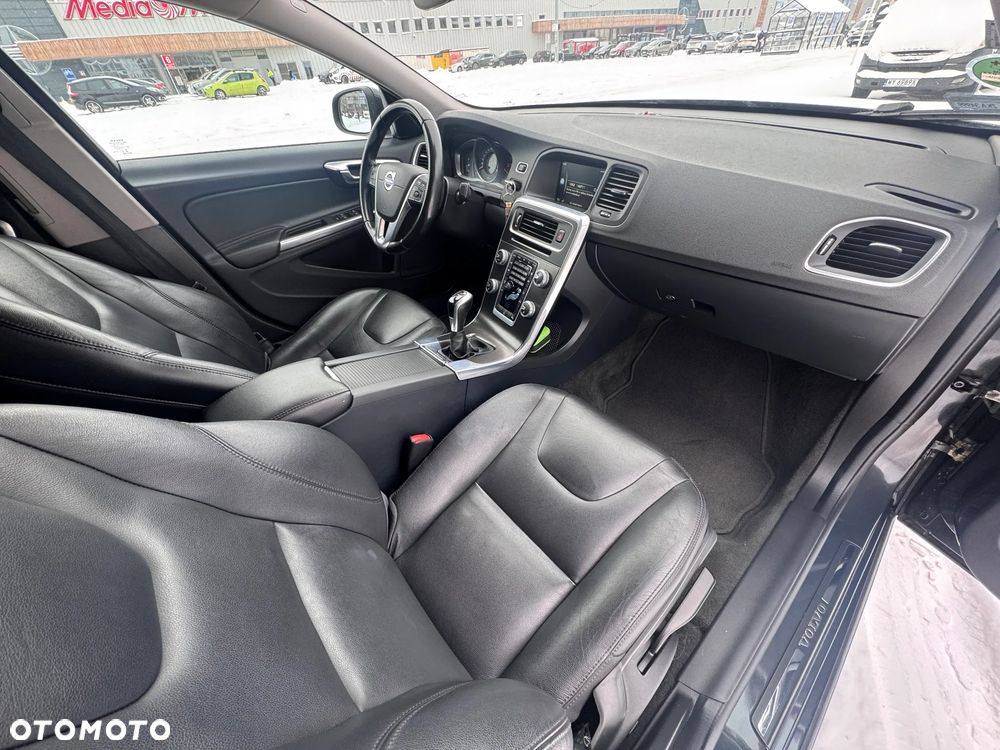 Volvo S60 D2 Momentum - 27