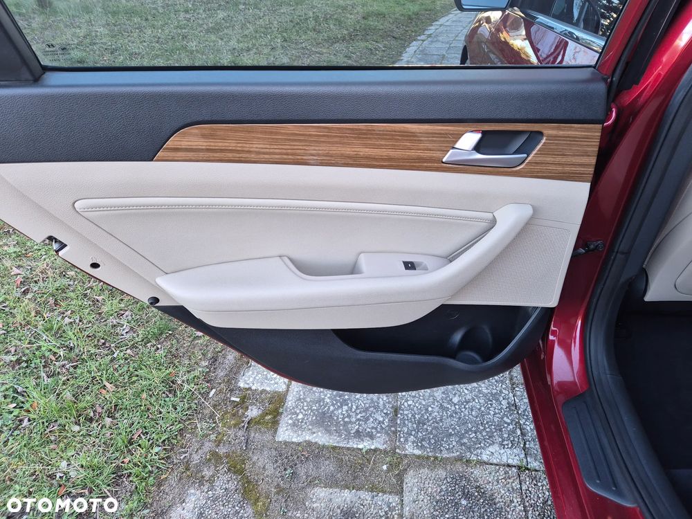 Hyundai Sonata - 11